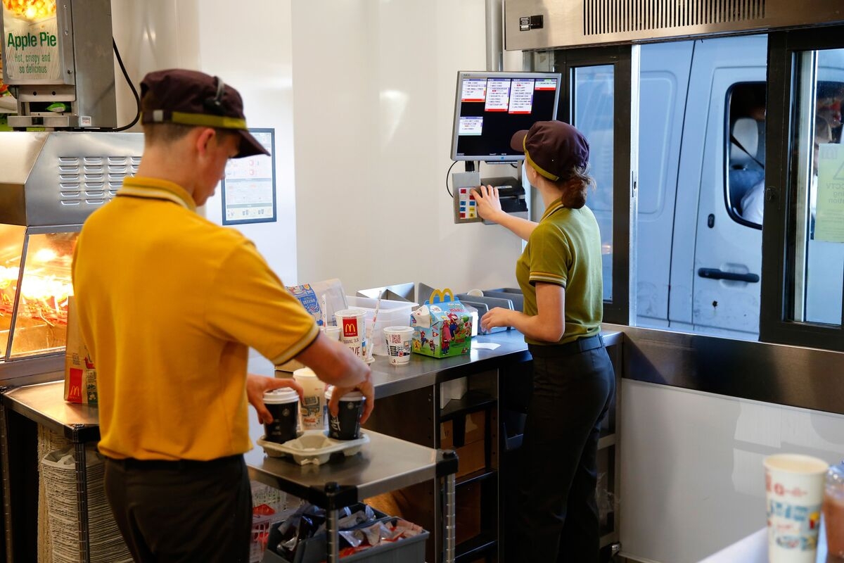 McDonald's Sets Goal of Hiring 375,000 US Workers This Summer