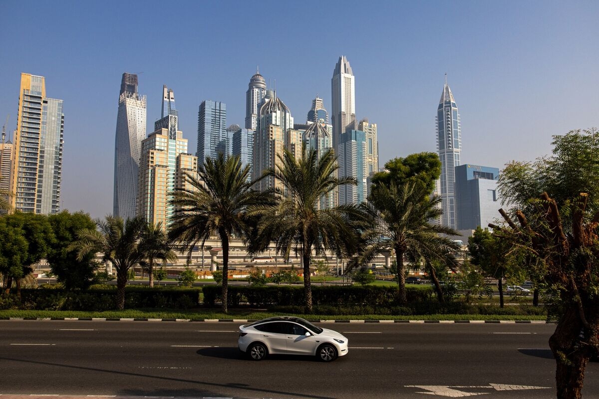 Dubai Ruler's $584 Million REIT IPO Surges In Debut