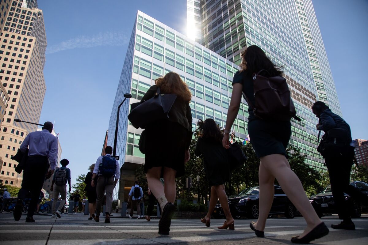 Asset Manager Dawson Pools Private Fund Stakes in $1.2 Billion Deal