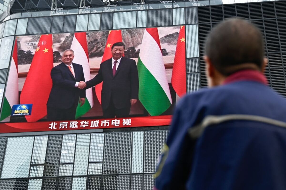 Hungary Rejects US Pressure to Reduce Its Chinese Economic Ties