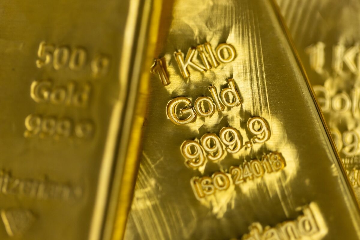 China Central Bank Extends Gold-Buying Streak for Seventh Month