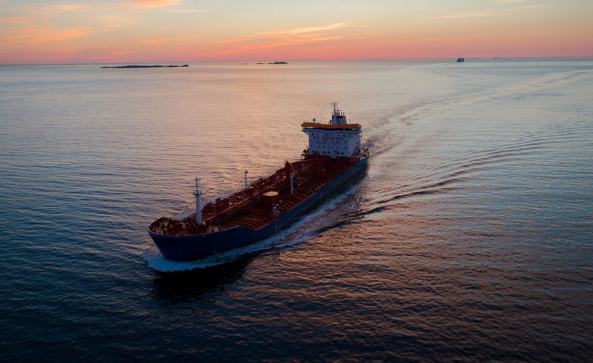 Western Oil Tanker Firms Flock Back to Russia After Price Plunge