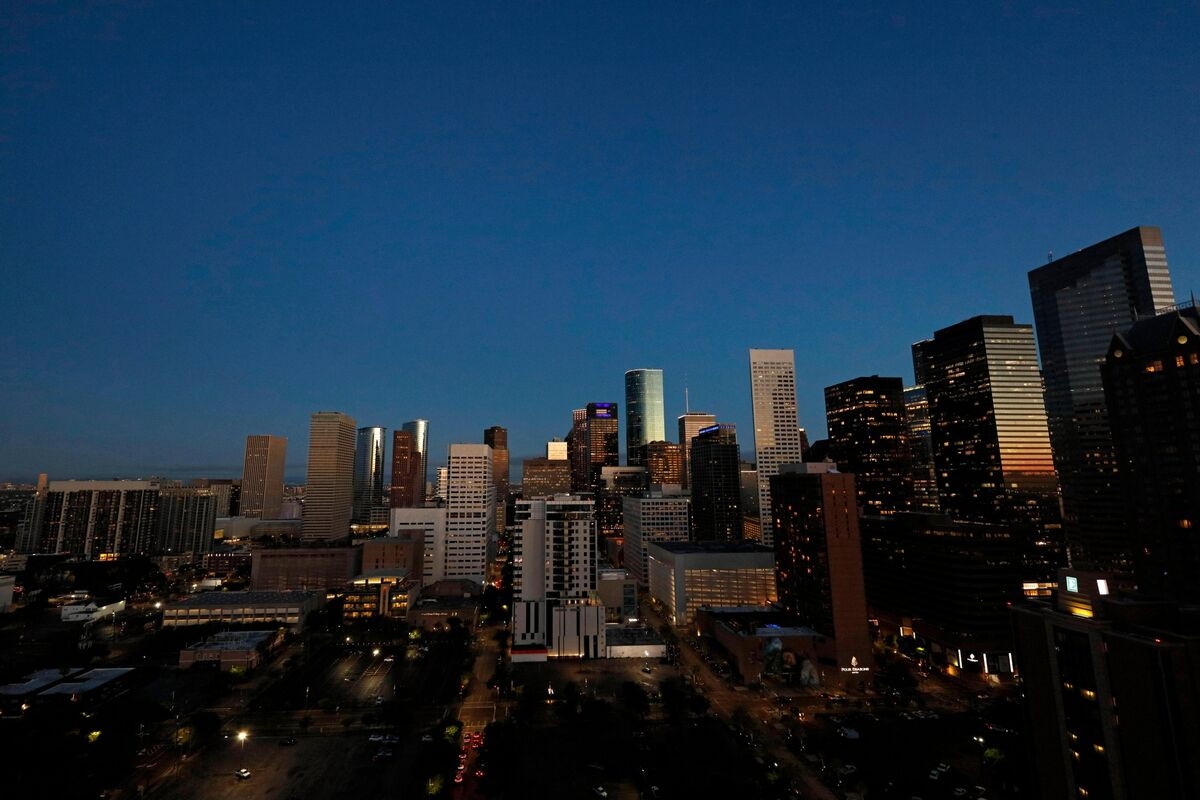 Devon Energy to Close Houston Office After $5 Billion Grayson Mill Deal