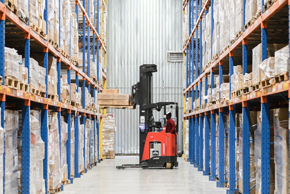 Tariff-Hit Factory, Wholesale Sales in Canada Fell in April