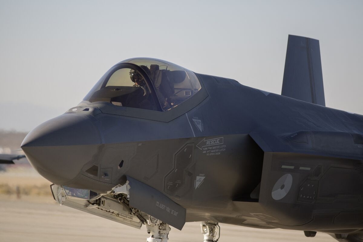 KLM to Lend Pilots to Dutch Air Force for Fighter Jet Duties