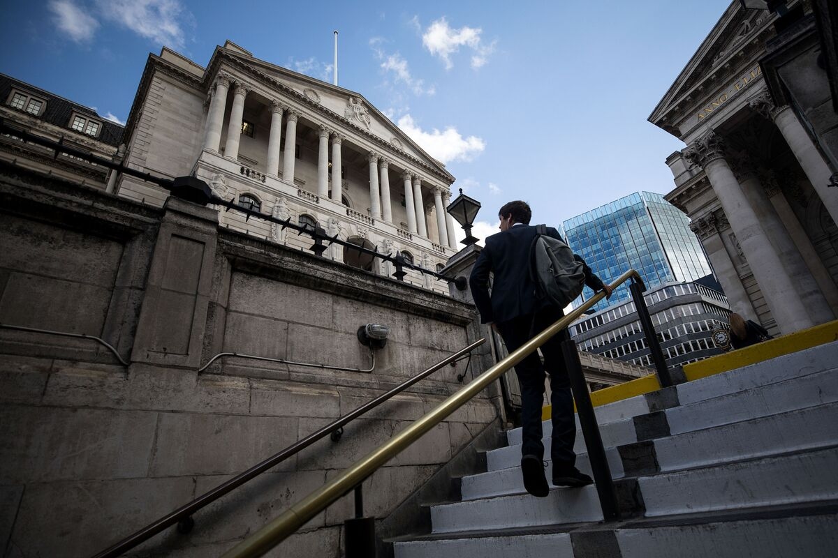 Bank of England Urged to Hold Back Long-Dated Bonds From Market