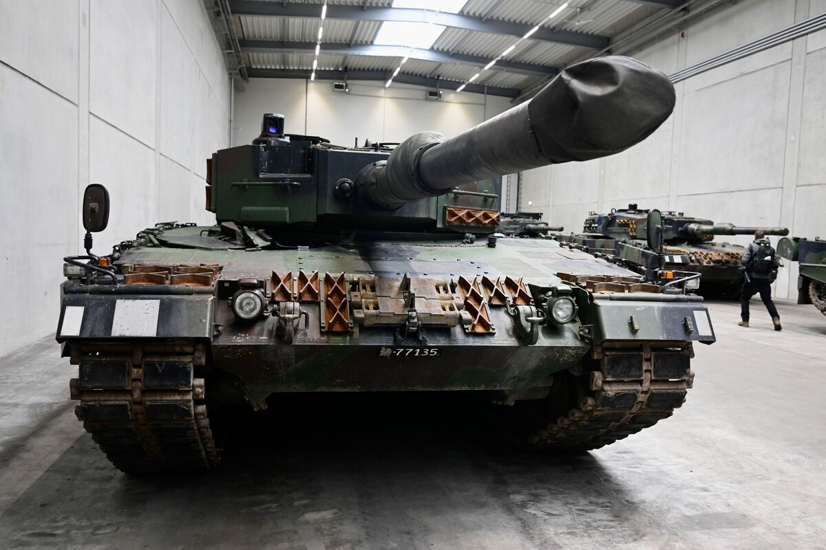 Europe's Banks Drop Restraints to Profit From Armaments Boom