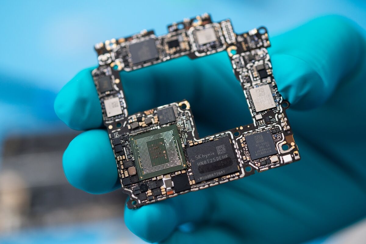 Taiwan Imposes Technology Export Controls on Huawei, SMIC