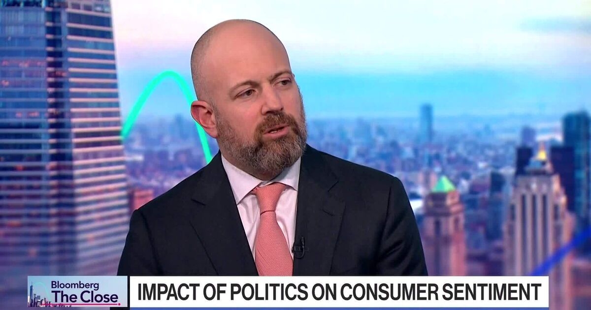 Morgan Stanley's Zezas Expects Yields to Move Lower