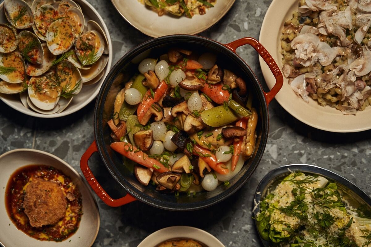 Hong Kong's Babette Offers Good French Food in Cozy Diner
