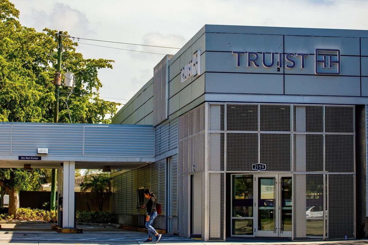 Truist Plans to Open 100 New Branches in Reach for Mass Affluent
