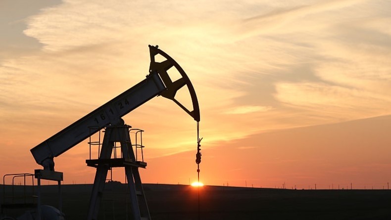 Oil Market Weighs Risks as Mideast Conflict Continues