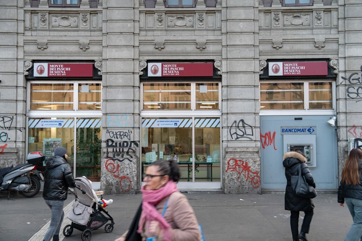 Monte Paschi May Lower Threshold for Mediobanca Bid: Repubblica