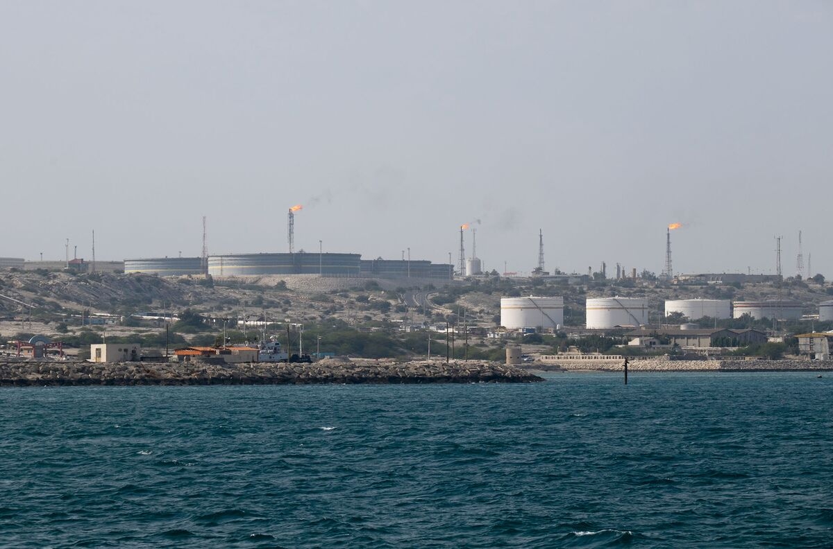 Iran's Oil Exports Soar as Israel Attack Prompts Cargo Clearout