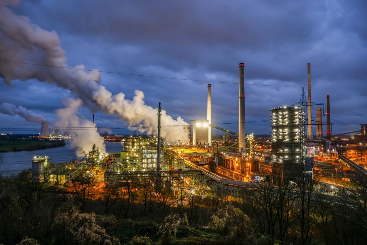 Thyssenkrupp Holds Guidance Despite Slump in Earnings, Cash
