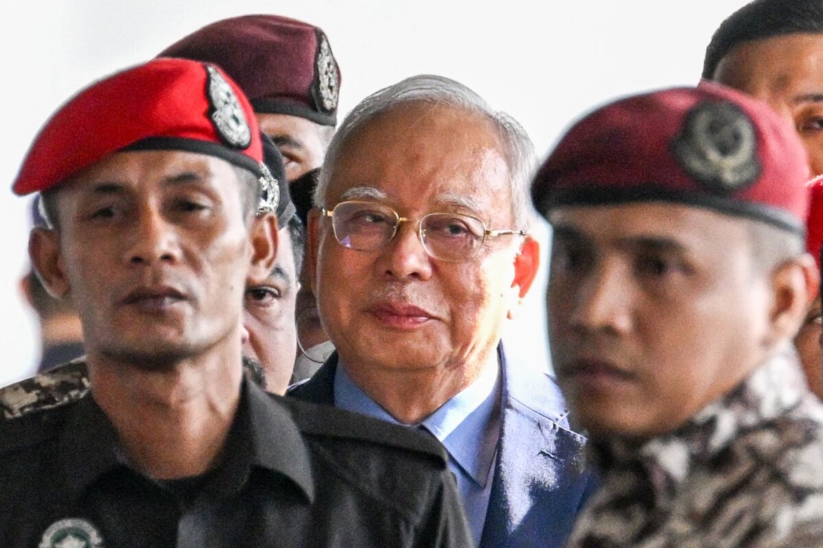 Jailed Ex-Malaysia PM Najib Allowed to Petition for House Arrest