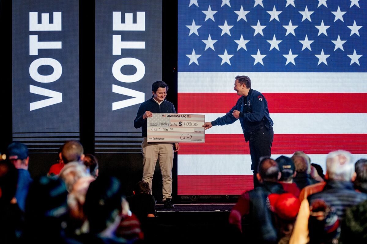 Wisconsin Lawsuit Seeks to Ban Musk From Offering $1 Million Checks to Voters
