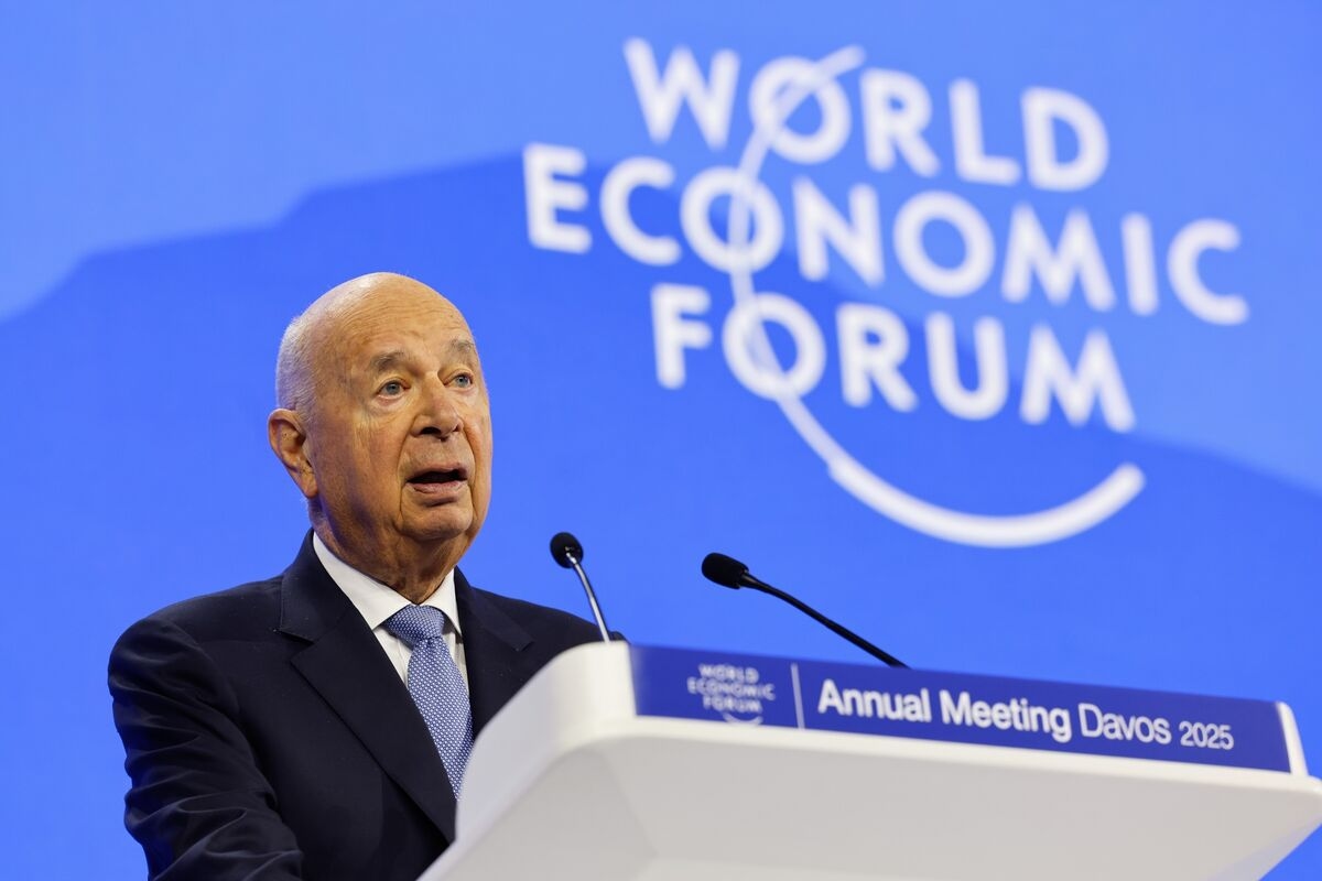 World Economic Forum Clears Schwab and Names Fink as Co-Chair