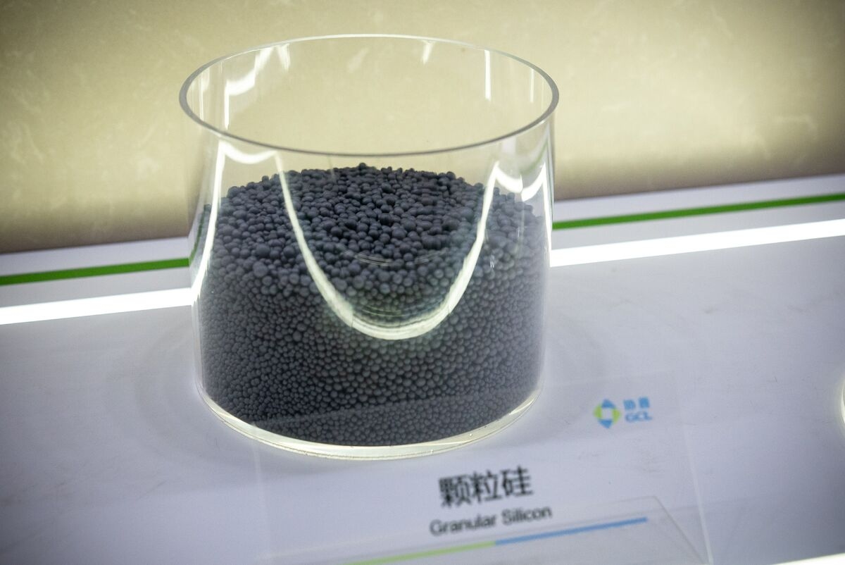 China Polysilicon Makers Plan $7 Billion Fund to Ease Glut