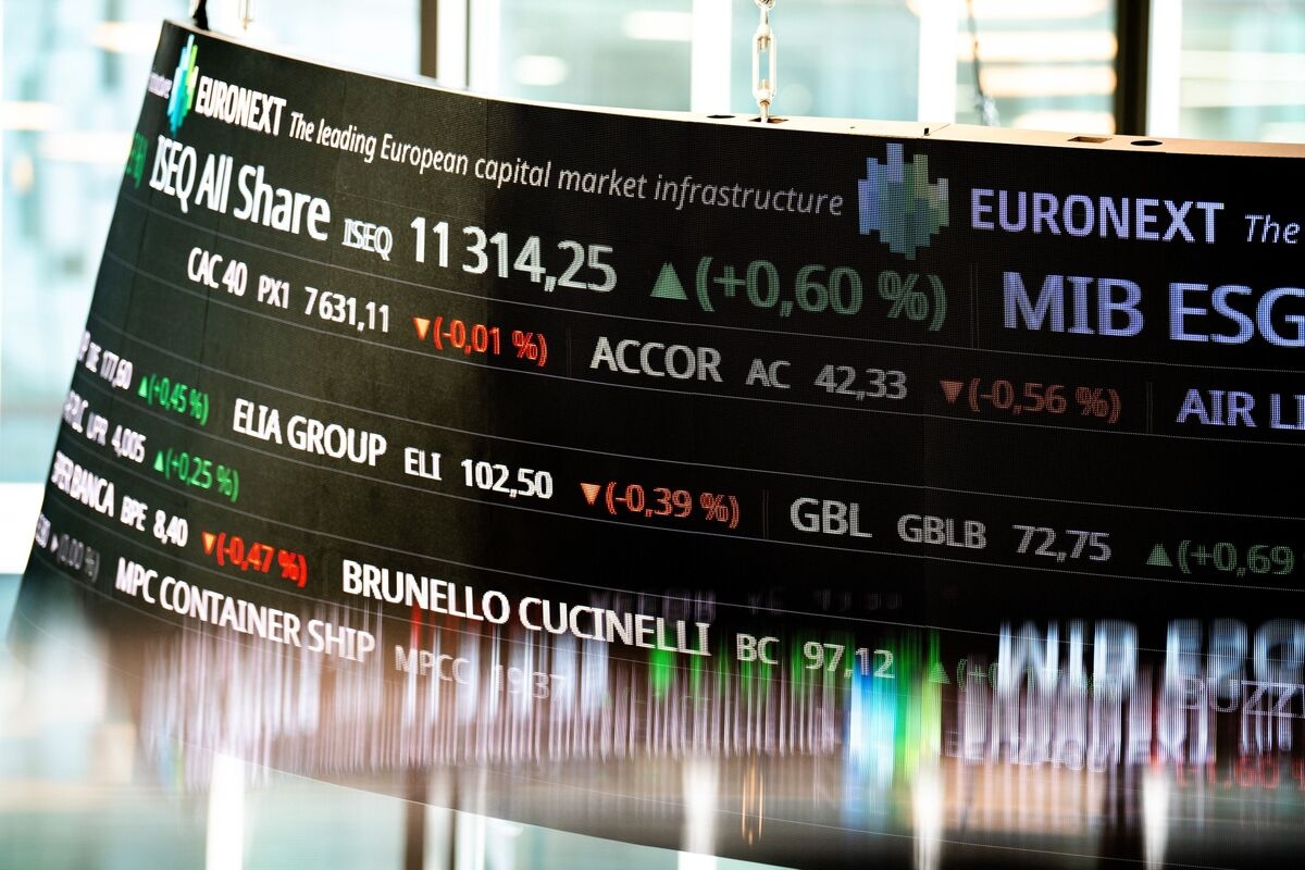 European Stocks Drop as US Technology Selloff Dents Sentiment