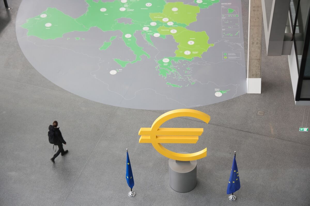 US Firms Are Tapping Europe's Cheaper Bond Market Like It's 2007