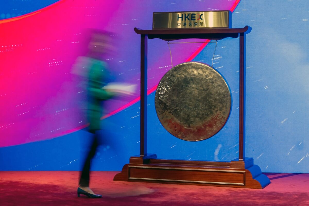 China Clears Fewest HK Listing Applications in Eight Months