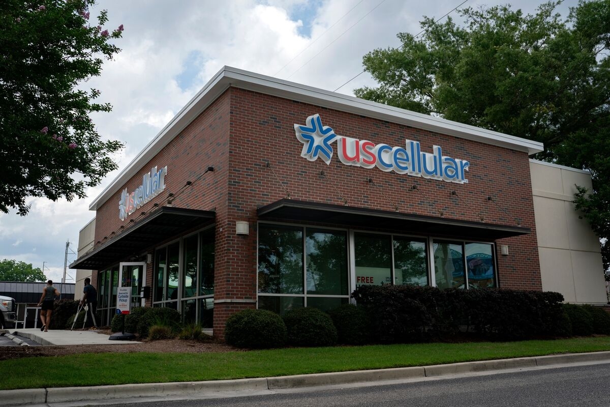 FCC Greenlights T-Mobile's $4.4 Billion US Cellular Acquisition