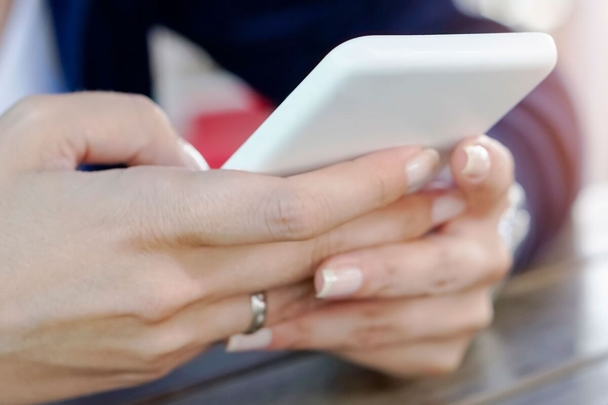 Dutch Insurer Scraps Old-Style Chat Bots Amid Uneven AI Rollout