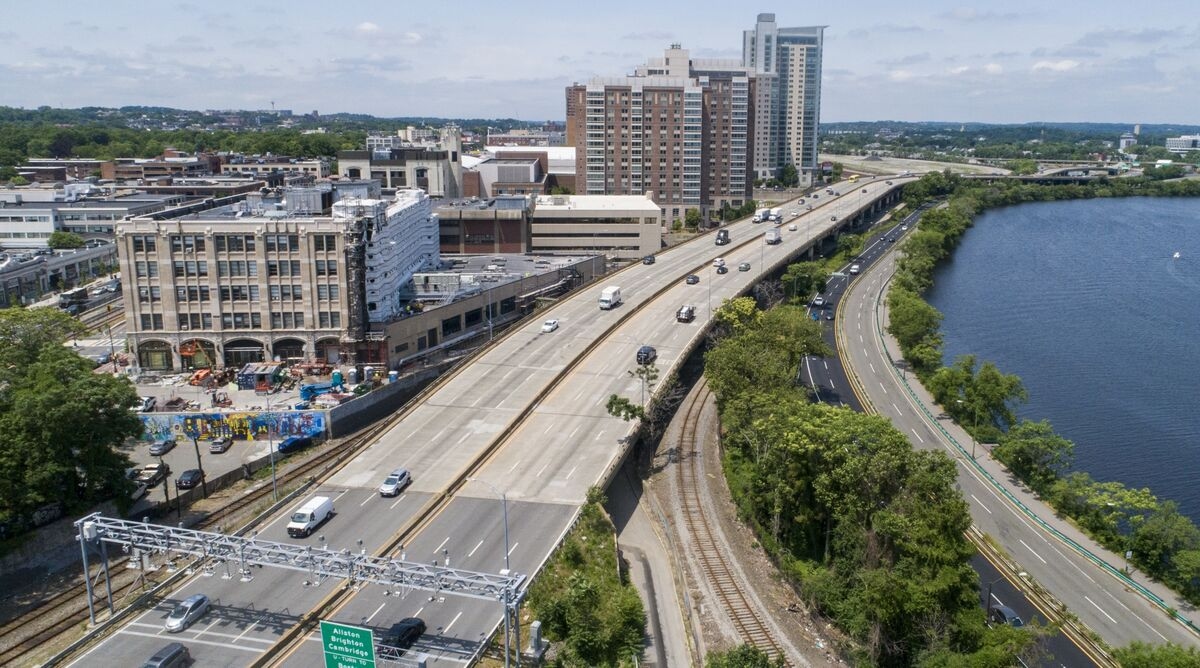 Trump to Terminate $327 Million in Massachusetts Transit Funds