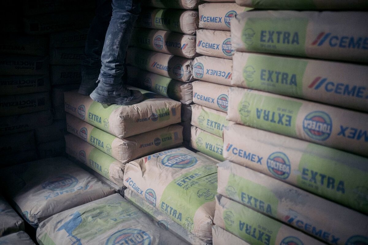 Cemex Profit Plunges on Lower Sales Volumes in US, Mexico