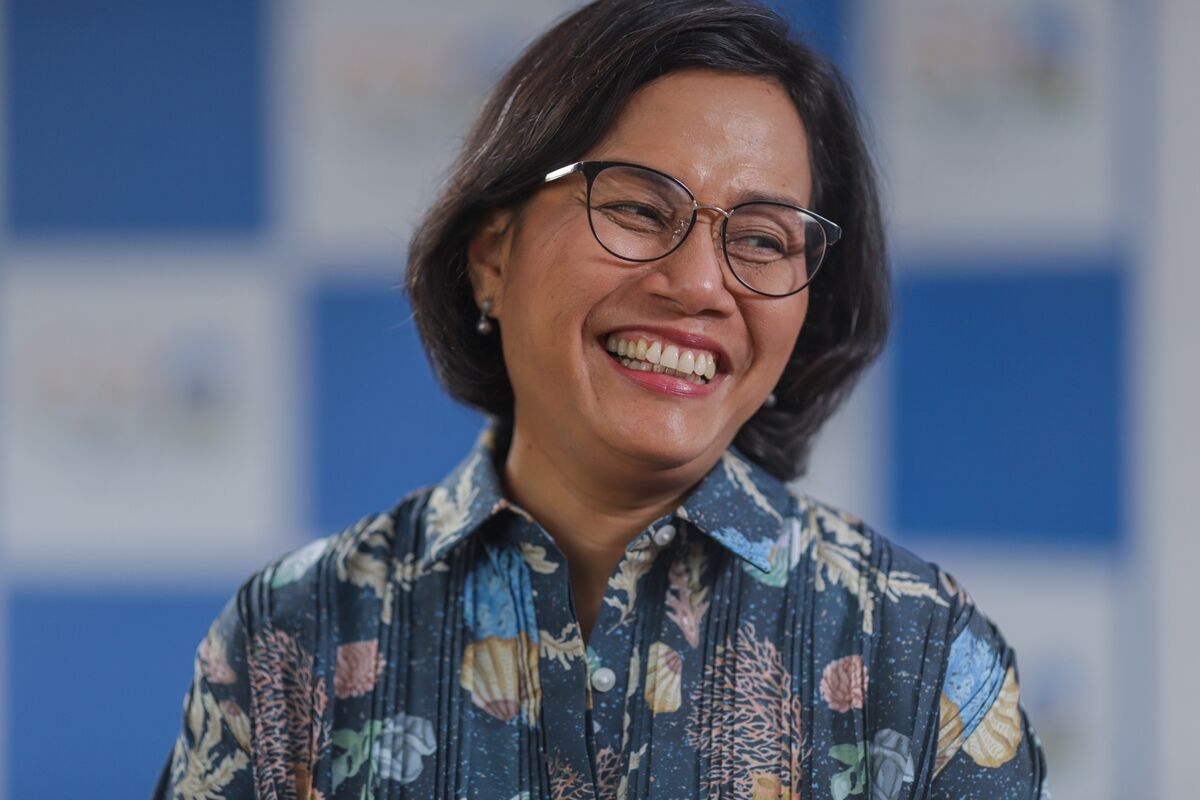 Indonesia On Track to Keep Modest Budget Deficit, Indrawati Says