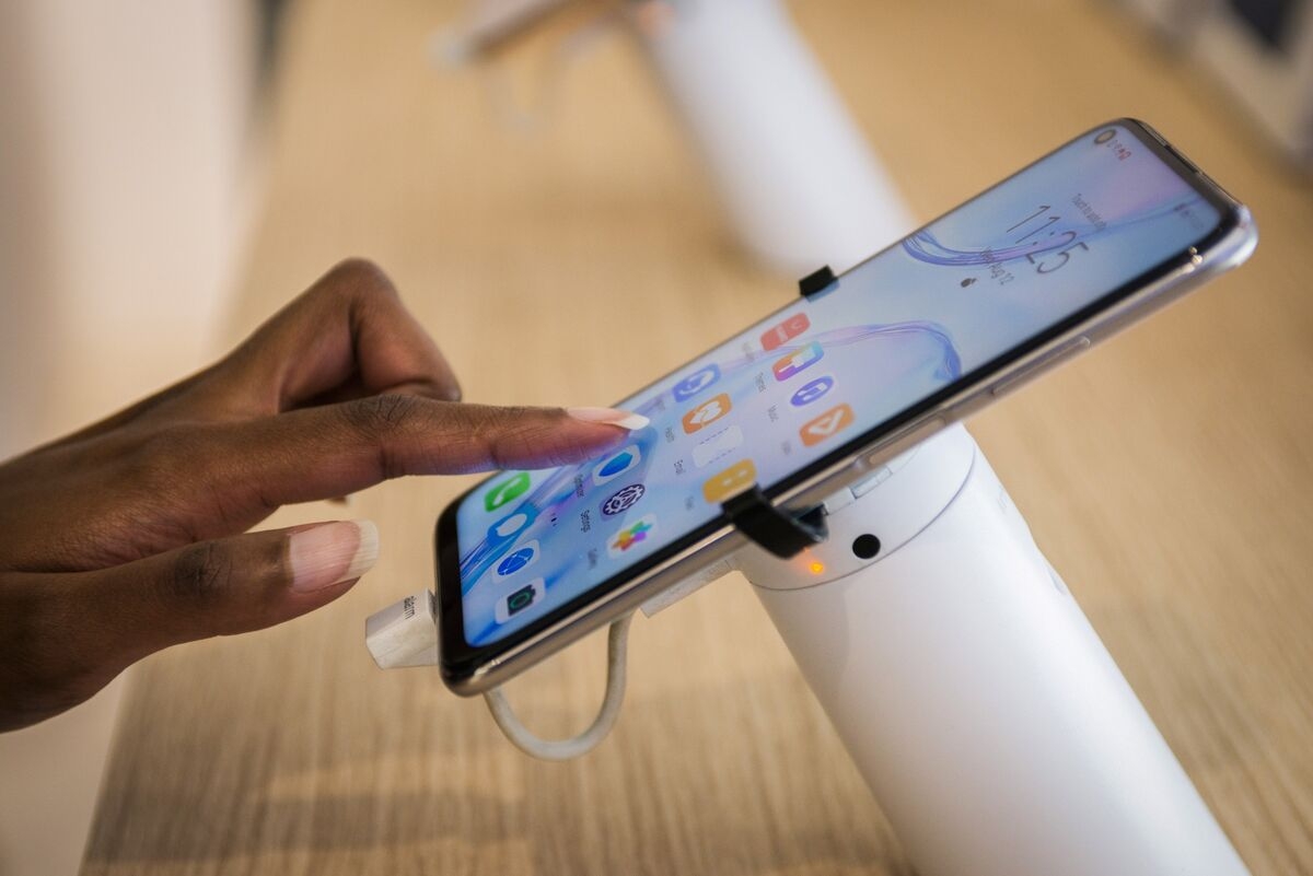 Top Africa Clothes Retailer Pepkor Sees Rise in Smartphone Sales