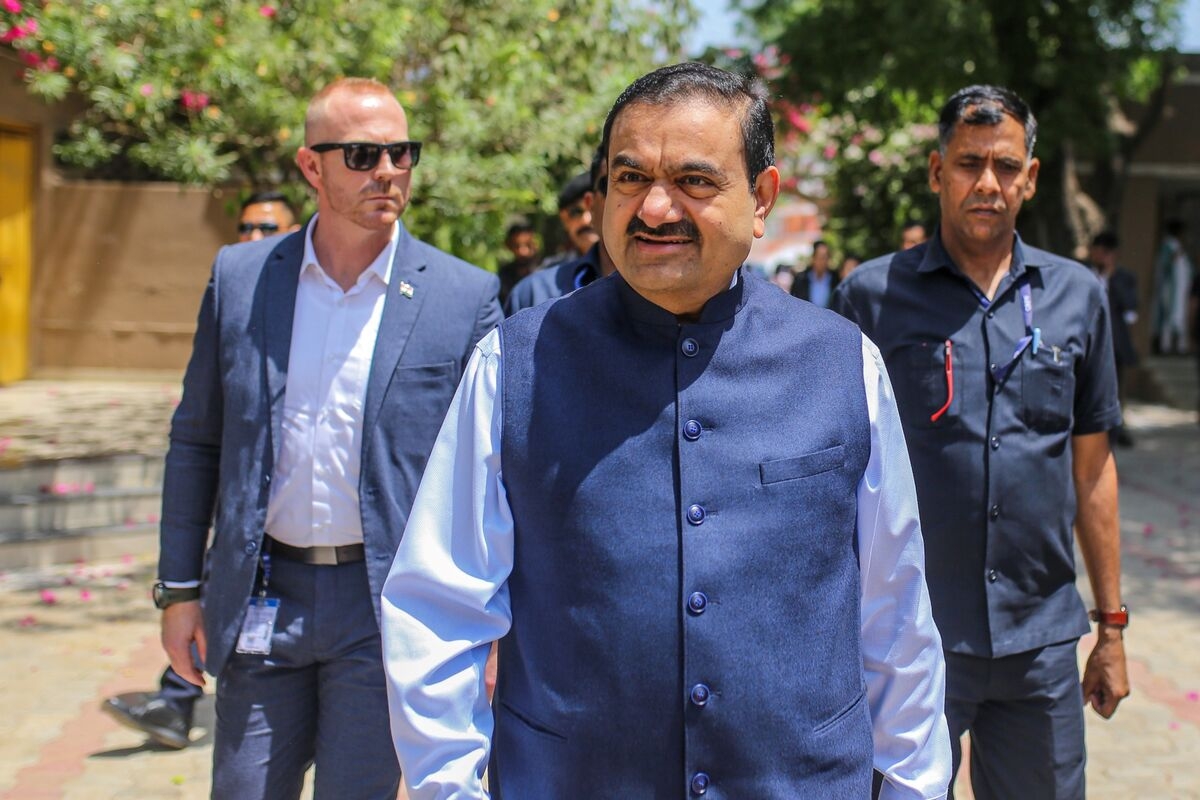 Adani Plans Airport Unit IPO by 2027, Hastens $100 Billion Capex