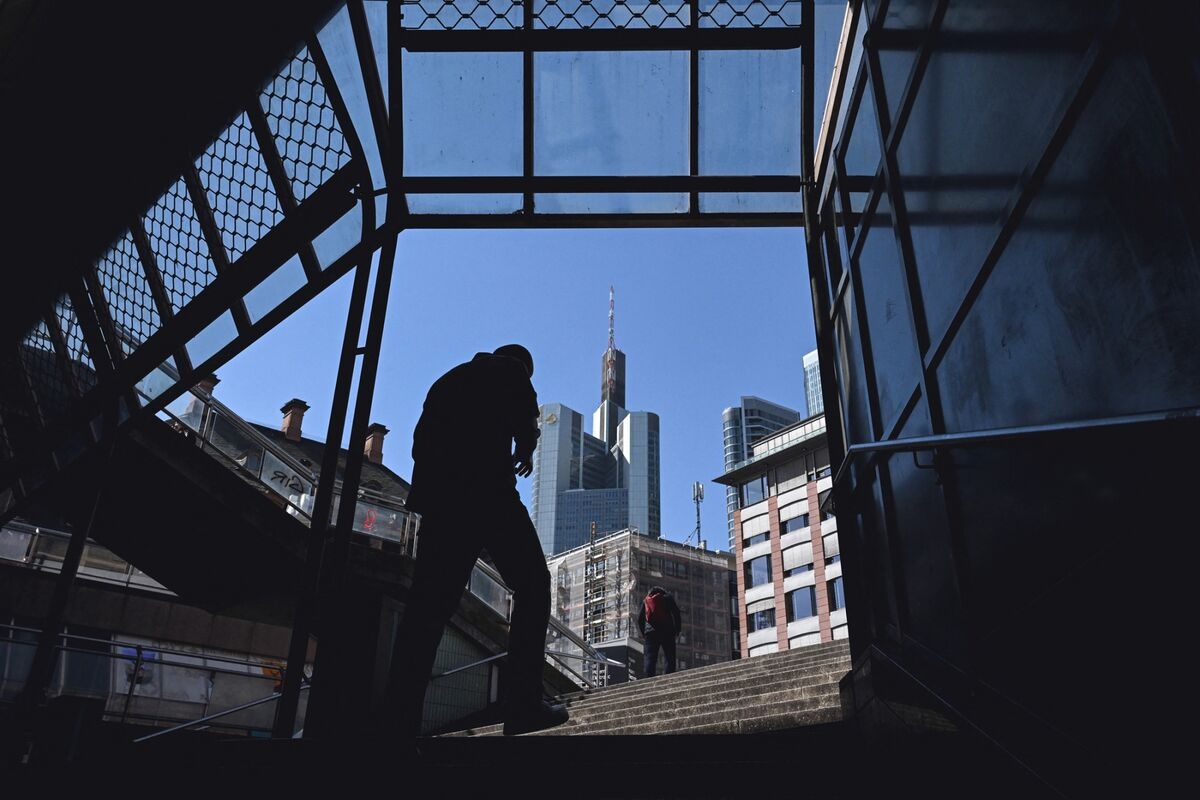 Bundesbank Favors ‘Radical' Capital Simplification for Lenders