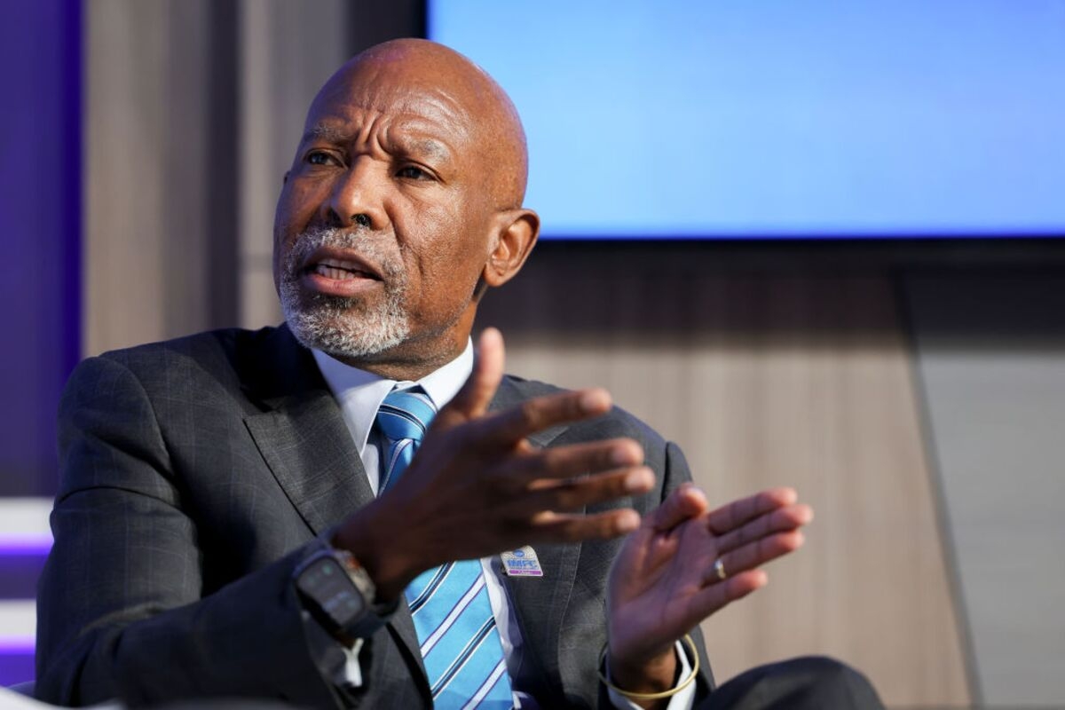 South Africa's Kganyago Provides Fuel for Best Bond Return in EM