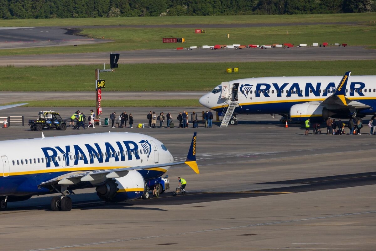 Ryanair Boss Poised for €100-Million Payout as Shares Hit Target