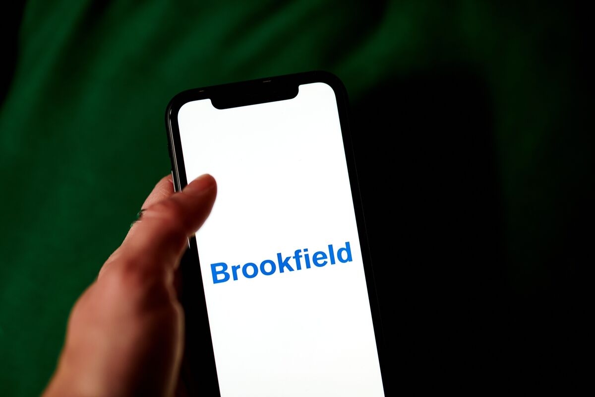 Brookfield Revives $2.4 Billion Deal for Honolulu CRE Complex