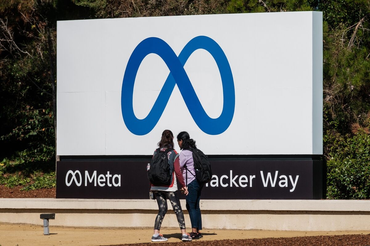 Former OpenAI Board Member Questions Zuckerberg AI Hiring Spree