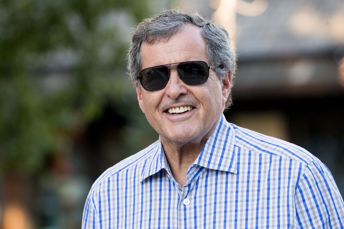 Apple Seals Movie Deal With Media Mogul Peter Chernin