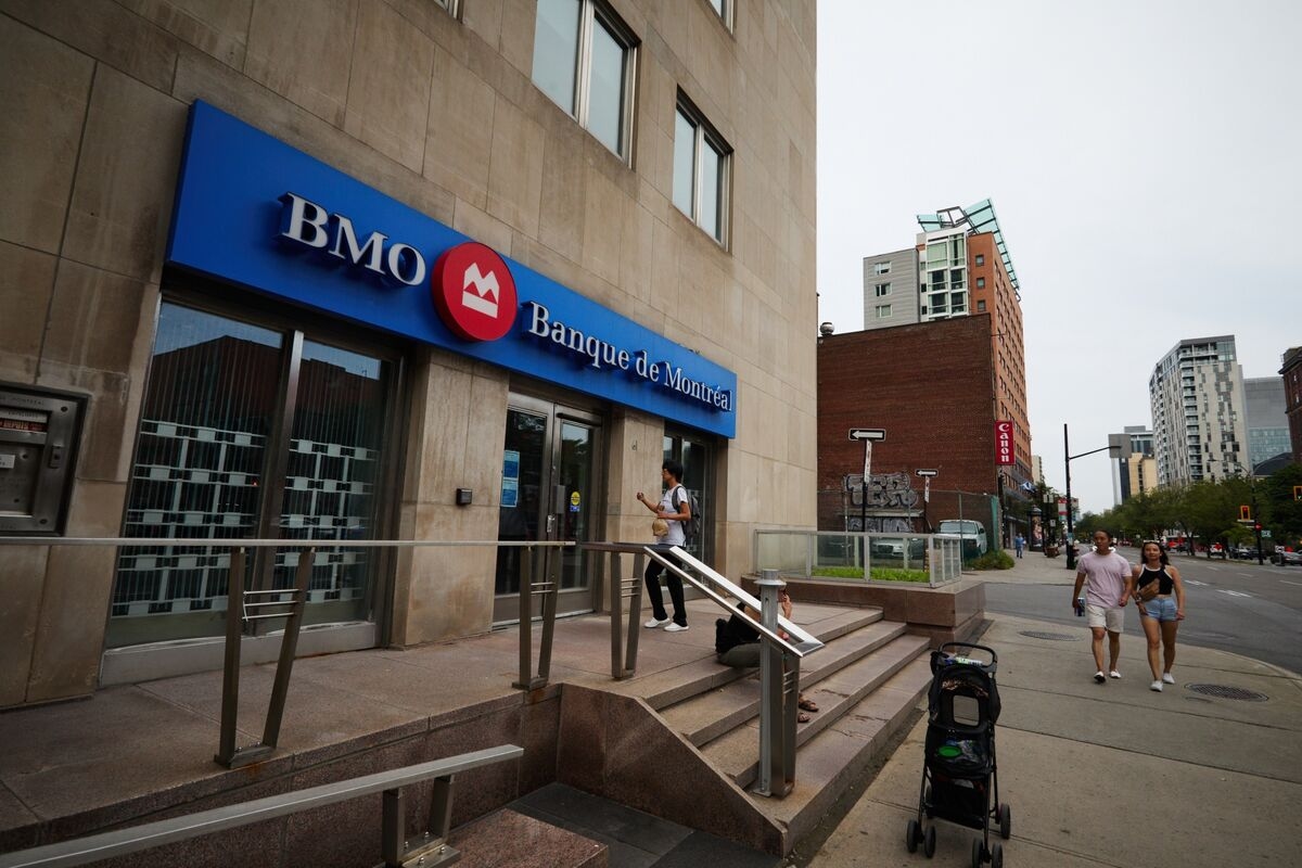 BMO Said to Weigh $1 Billion Sale of Transportation Finance Arm