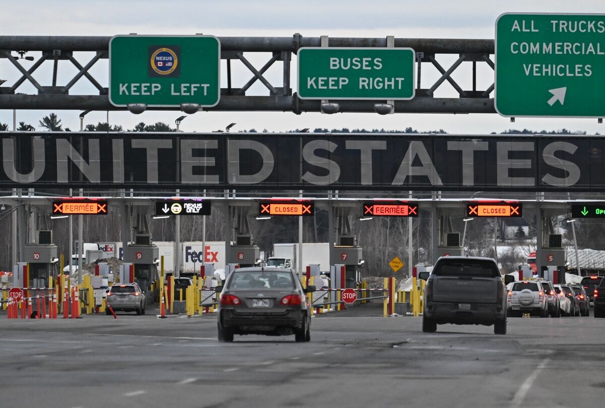 Canadian Road Trips to US Plunge for Seventh Month