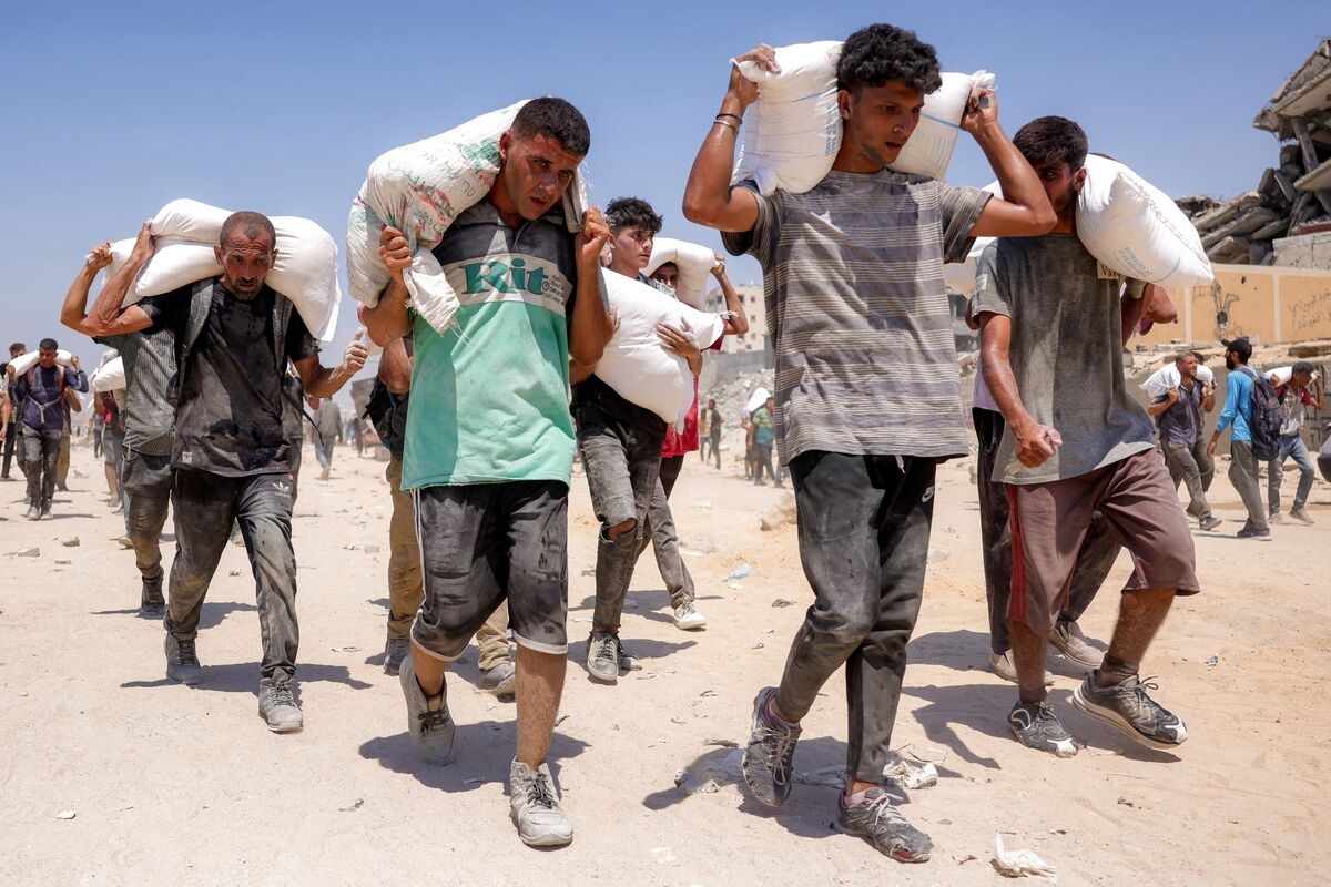 Houthis Vow to Step Up Shipping Attacks to Press Israel on Gaza