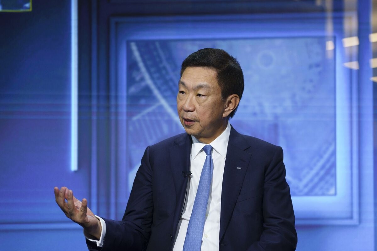 Singapore's Keppel Seeks Comparisons to KKR in Push to Divest