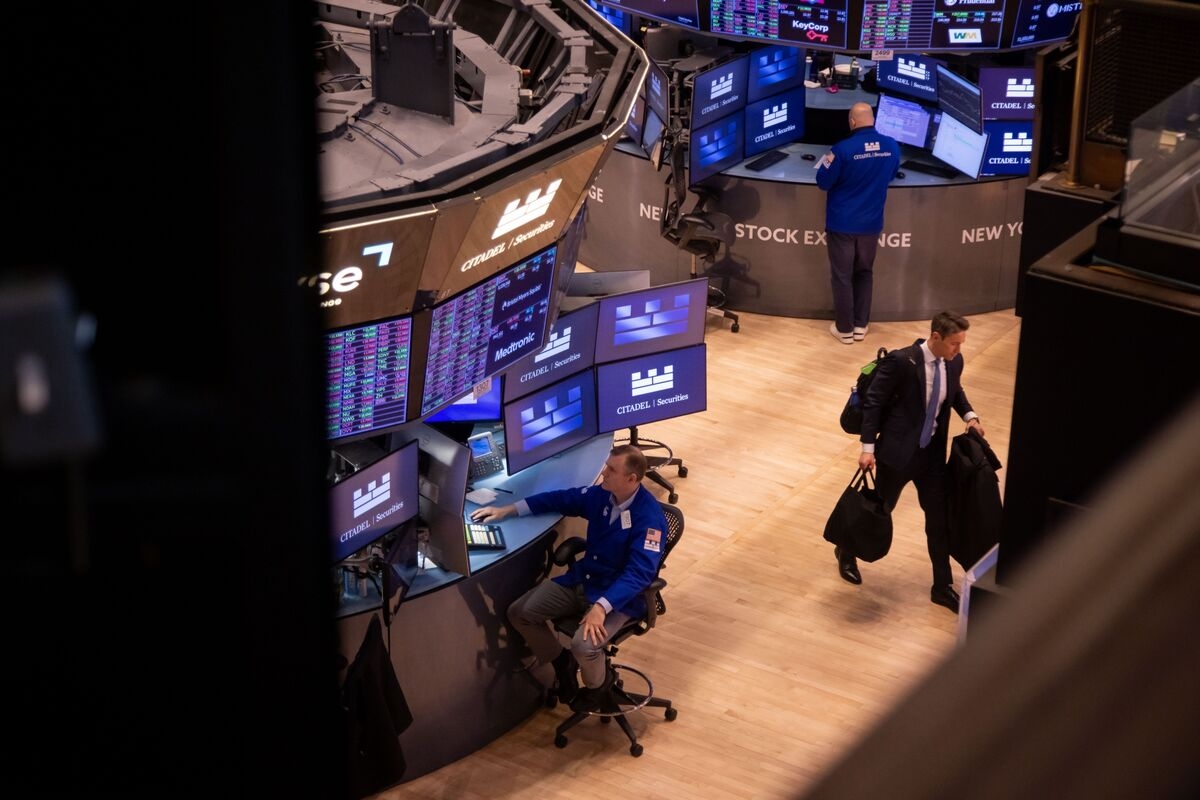 Hedge Fund Picton Says Avoid Leveraged Firms With Trade Policy in Chaos