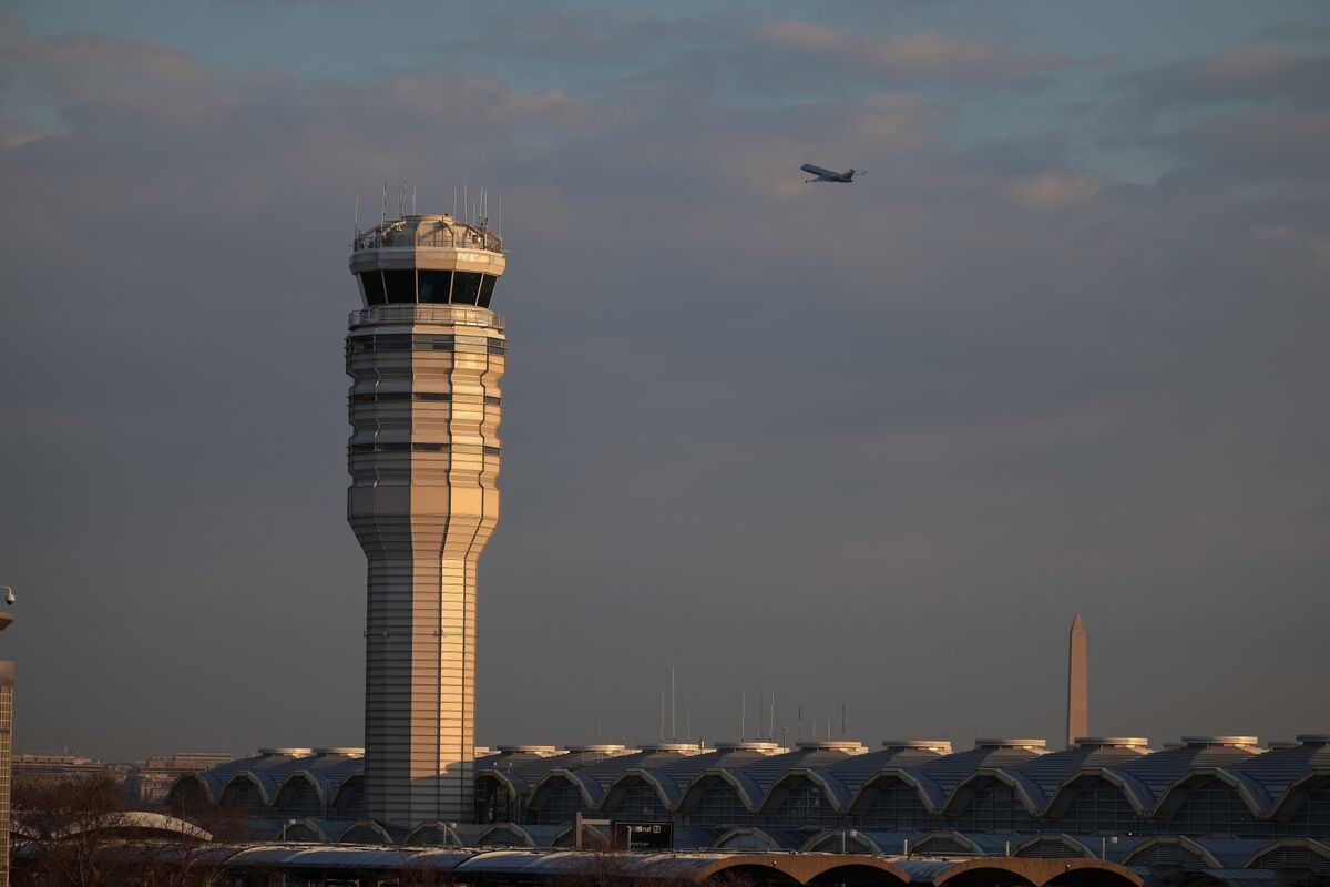 NTSB Probing Aborted Landings at Reagan Due to Army Helicopter