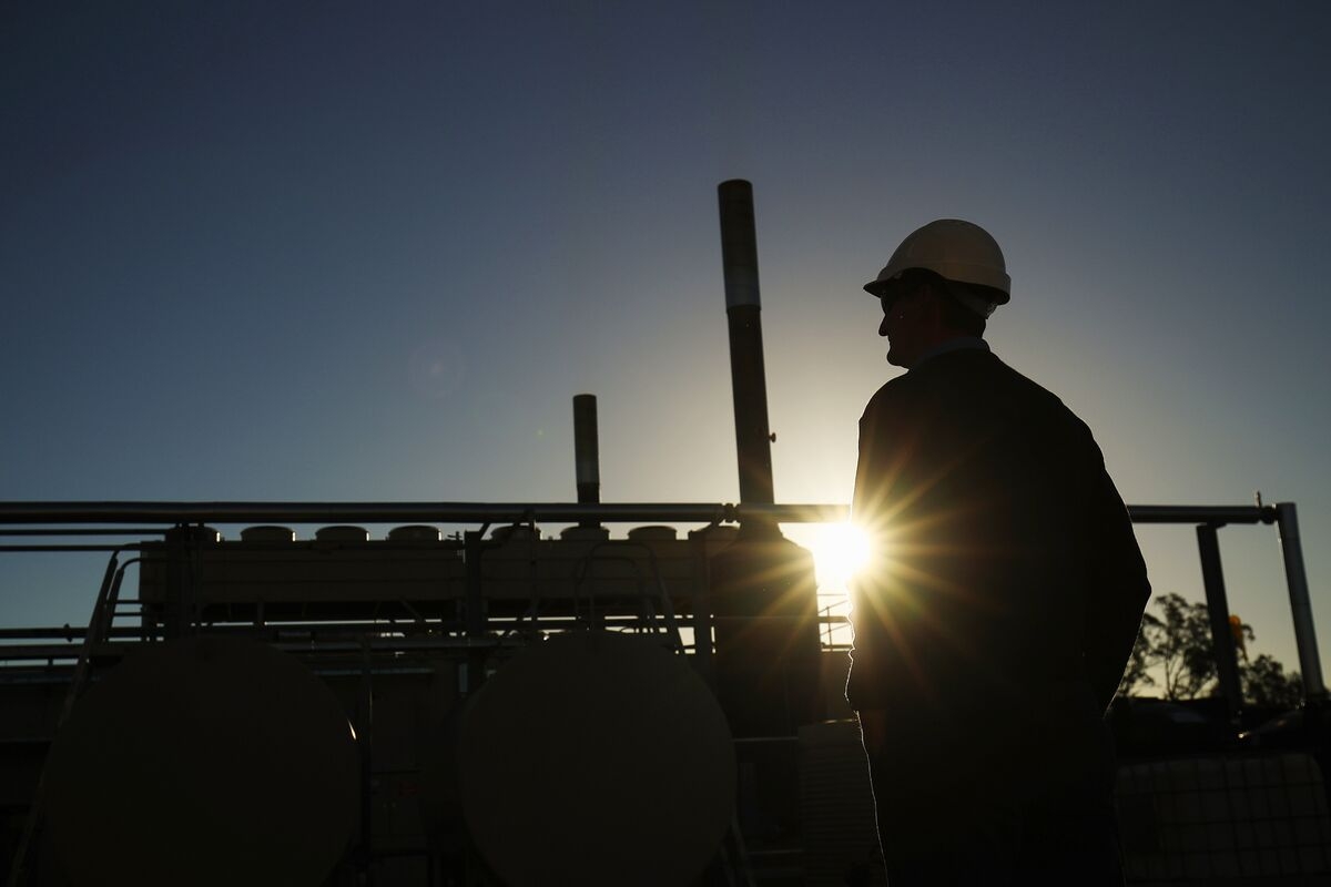 Even Big Oil Thinks Big Oil Is Too Risky These Days