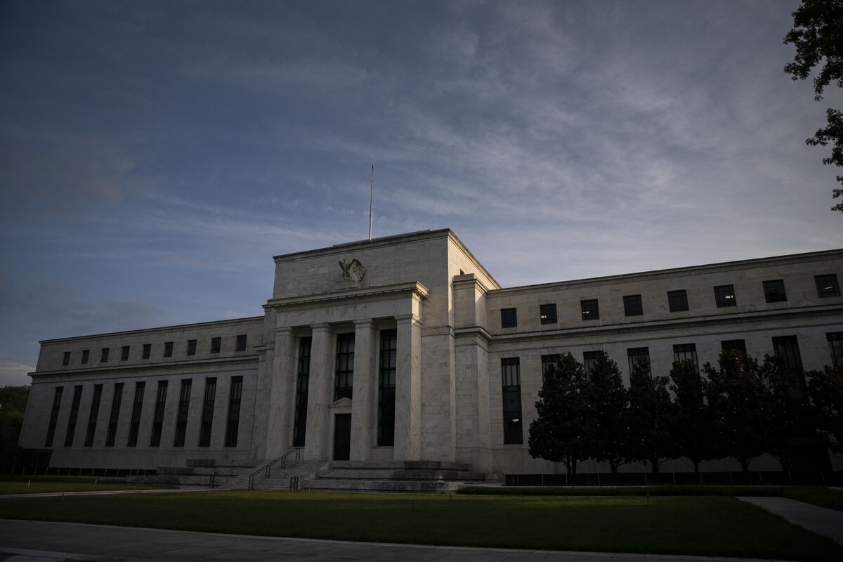Biggest Banks' Loan Yields Keep Falling Even as Fed Remains Wary