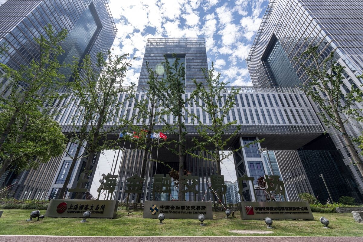China Raises Quota for Foreign Investment, Ending 13-Month Pause