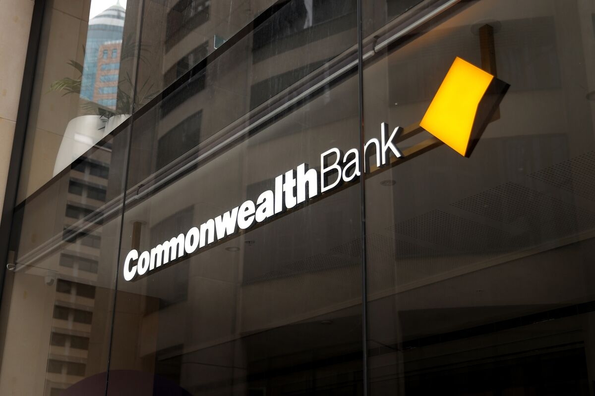 Commonwealth Bank Profit Edges Up Amid Business Lending Growth