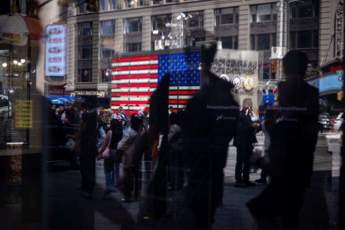 Ackman, Druckenmiller-Tracking ETFs Are Latest Industry Gambit
